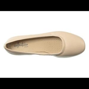 Clark’s Nude flats